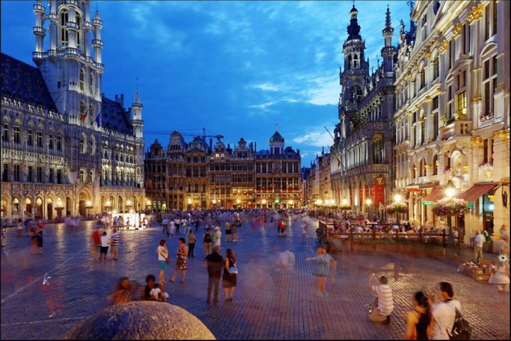 En Plein Coeur De Bruxelles. Superbe Duplex.A Voir! Esterno foto